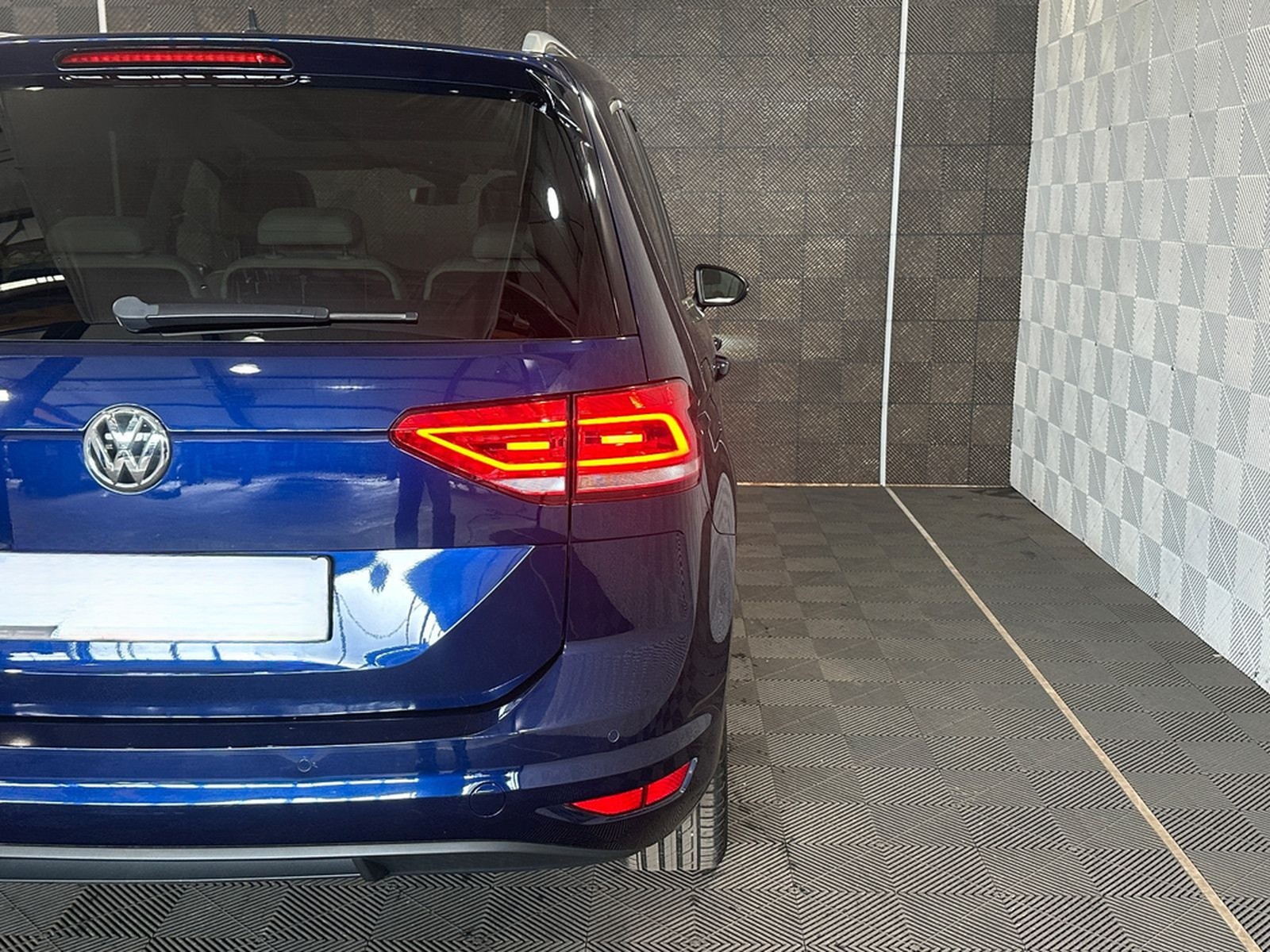 Volkswagen Touran 1.5 TSI*HIGHLINE*LED-7.STZ-PANO-AHK-ACC foto 10
