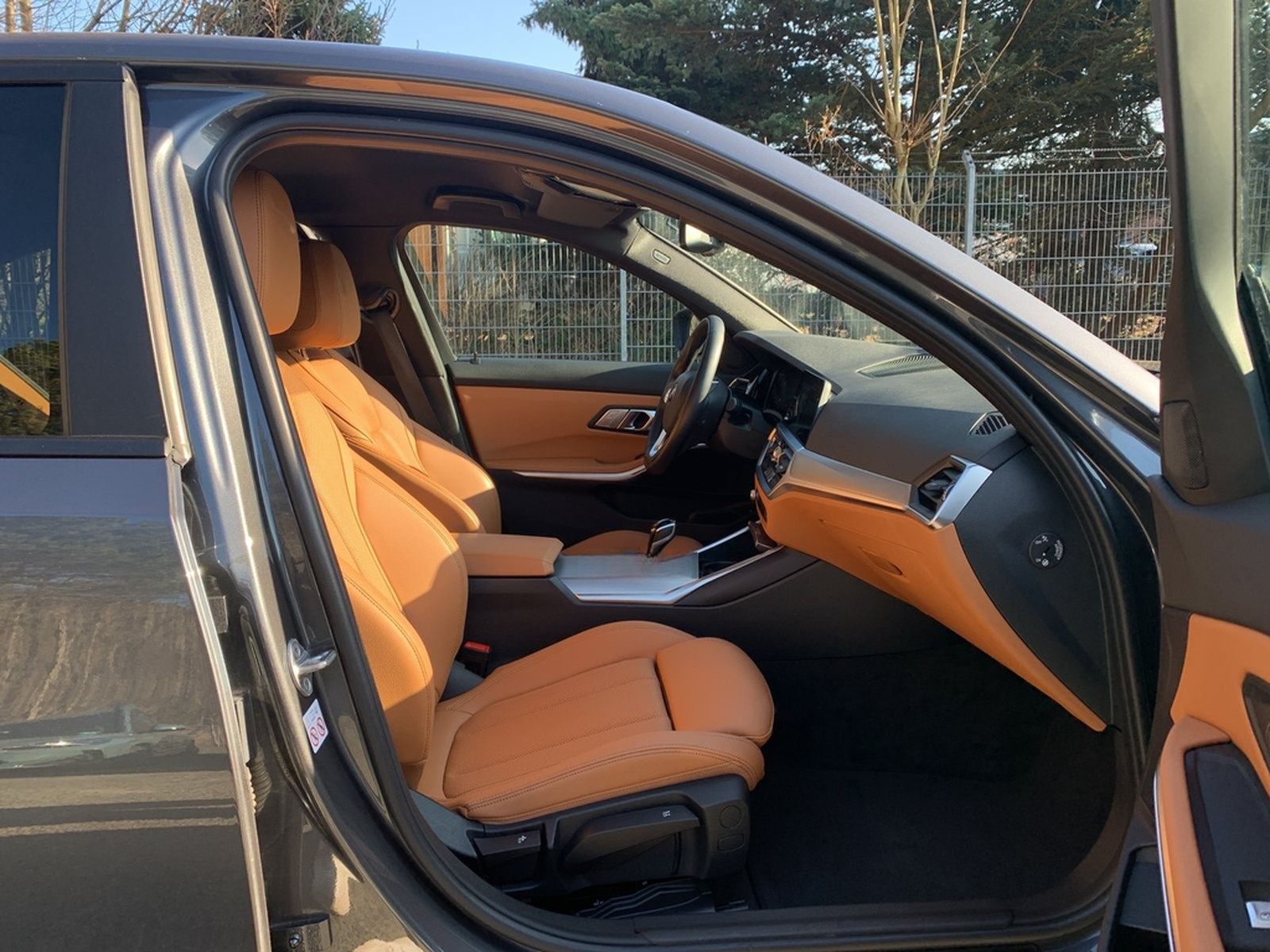 BMW 330i Limousine RFK HIFI SPORTSITZE LED SHZ DAB foto 22