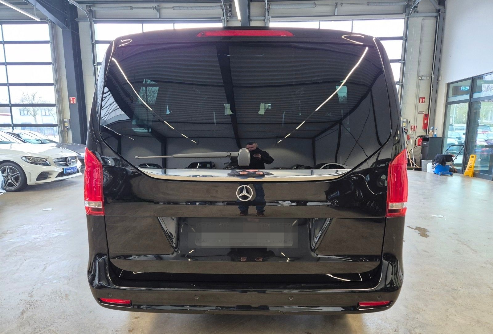 Mercedes-Benz V250 d 4MATIC LANG LEDER STANDHZ MBUX AHK 7SITZE foto 5