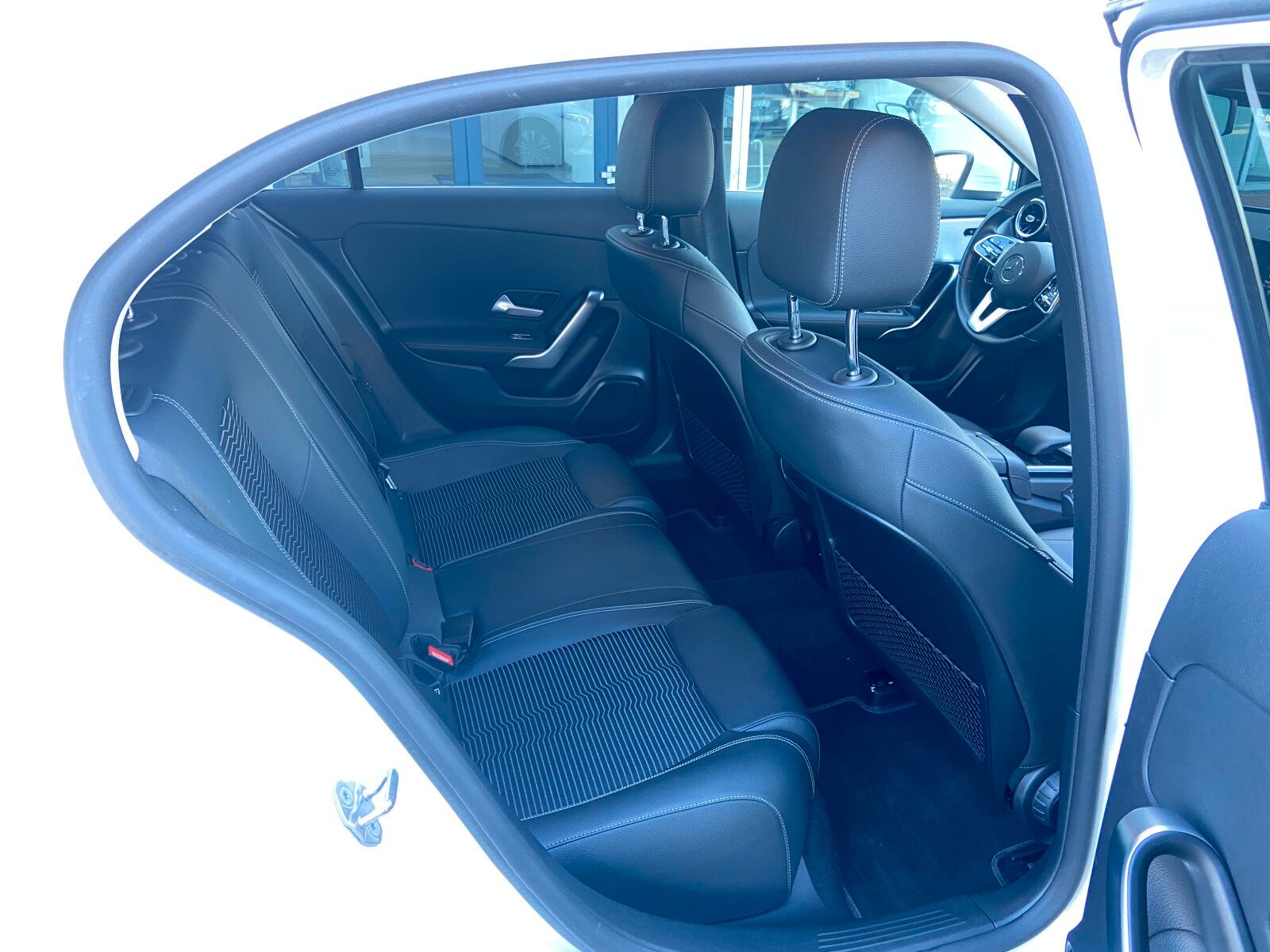 Mercedes-Benz A 200 Widescreen+AHK+Automatik+LED+Kamera+CarPl+ foto 13