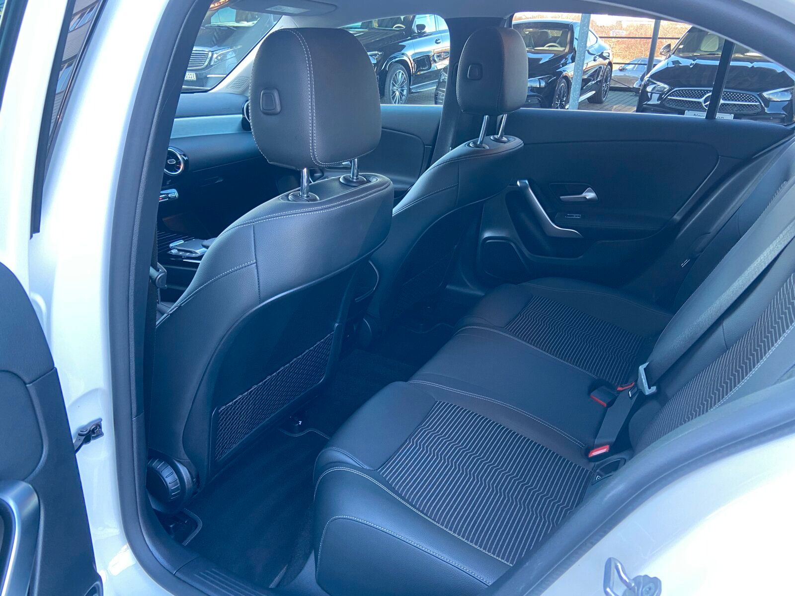 Mercedes-Benz A 200 Widescreen+AHK+Automatik+LED+Kamera+CarPl+ foto 14