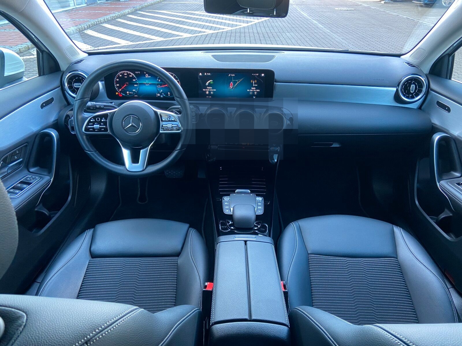 Mercedes-Benz A 200 Widescreen+AHK+Automatik+LED+Kamera+CarPl+ foto 15