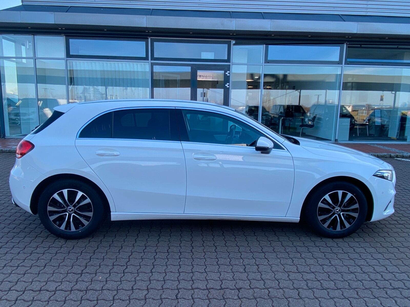 Mercedes-Benz A 200 Widescreen+AHK+Automatik+LED+Kamera+CarPl+ foto 5