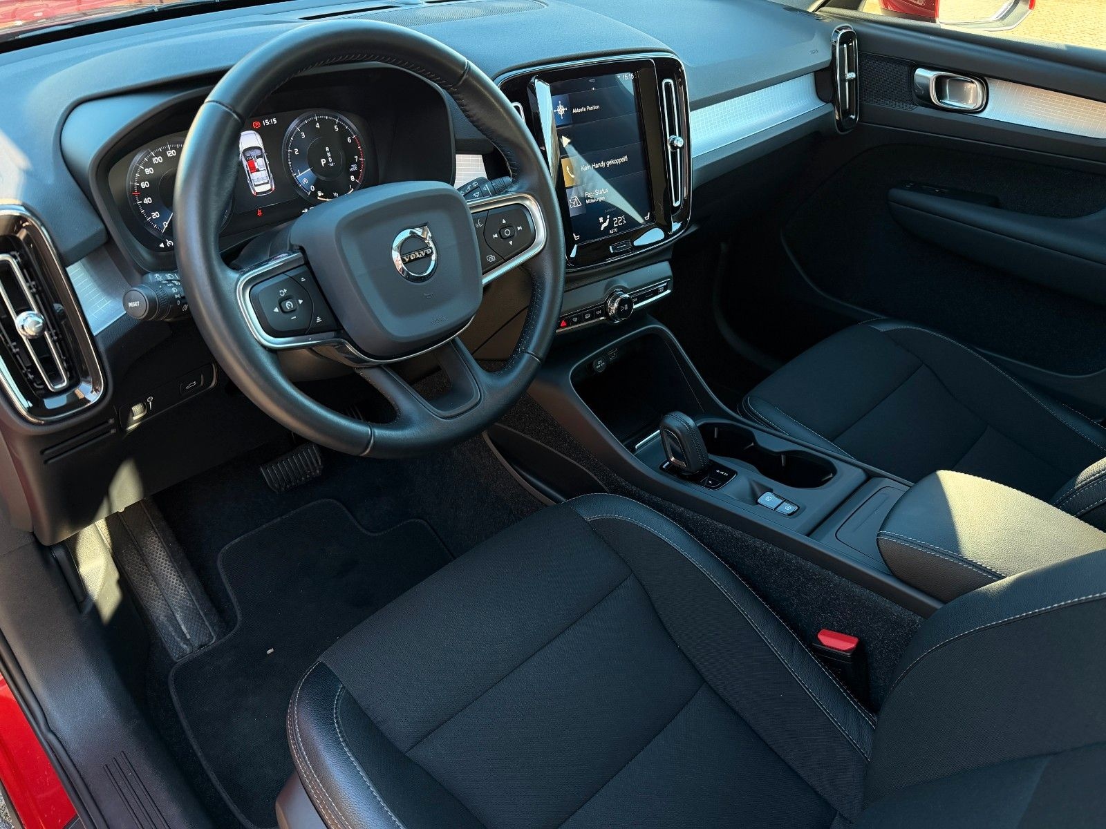 Volvo XC 40 Momentum Pro AWD CAM/SHZ/ACC foto 17