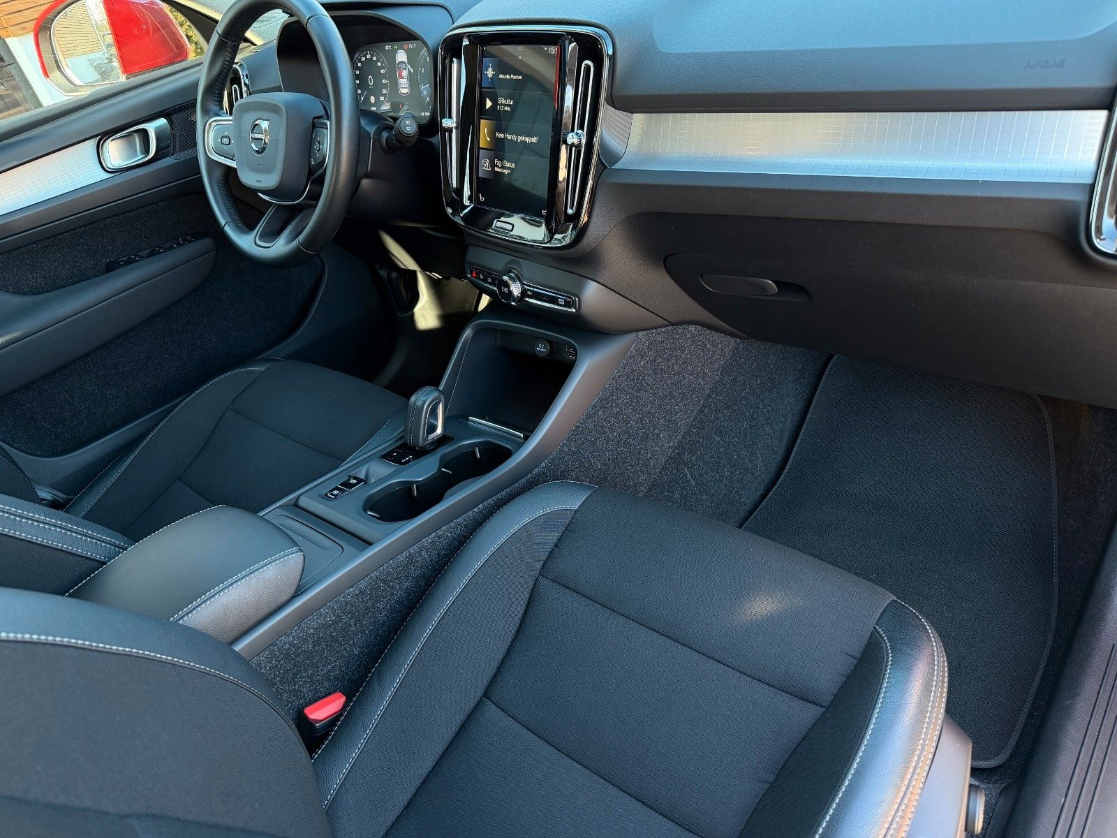 Volvo XC 40 Momentum Pro AWD CAM/SHZ/ACC foto 18