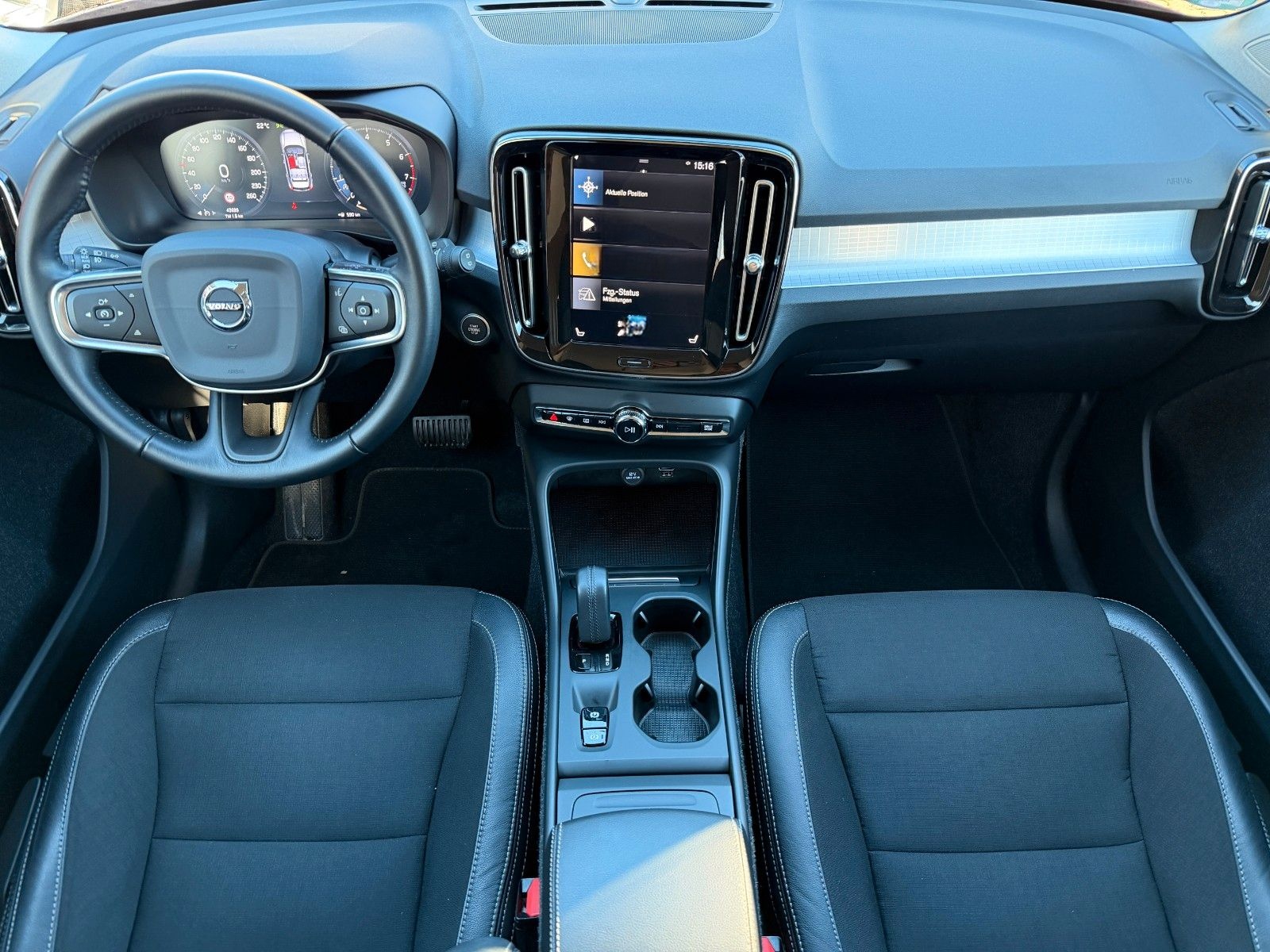 Volvo XC 40 Momentum Pro AWD CAM/SHZ/ACC foto 19