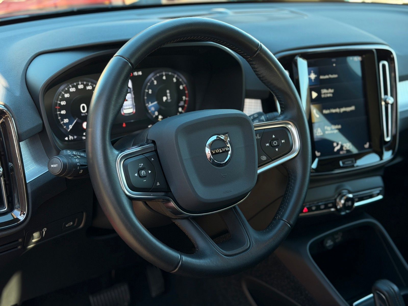 Volvo XC 40 Momentum Pro AWD CAM/SHZ/ACC foto 22