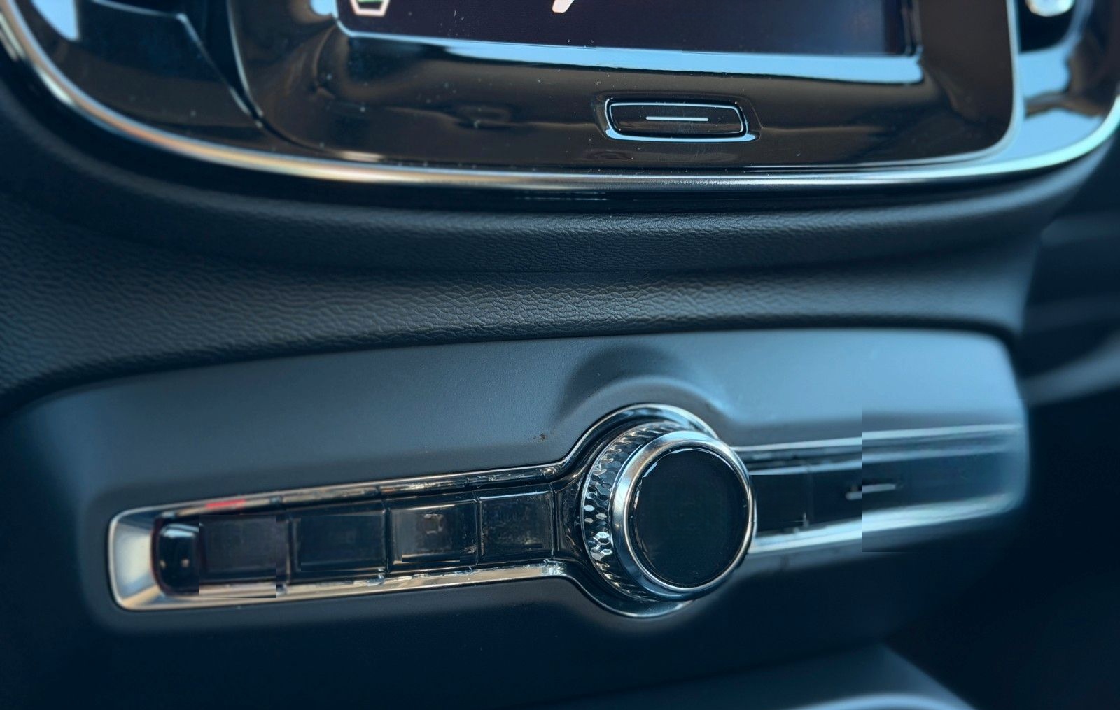 Volvo XC 40 Momentum Pro AWD CAM/SHZ/ACC foto 24