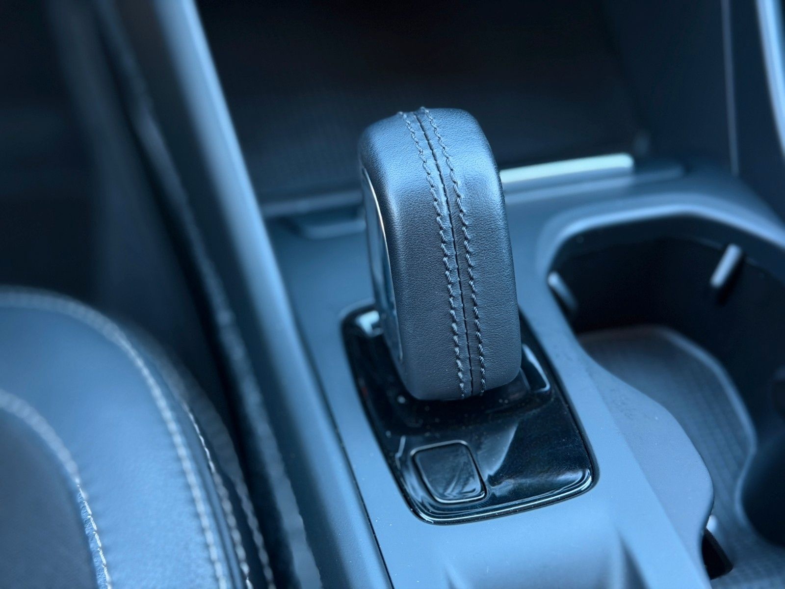 Volvo XC 40 Momentum Pro AWD CAM/SHZ/ACC foto 25