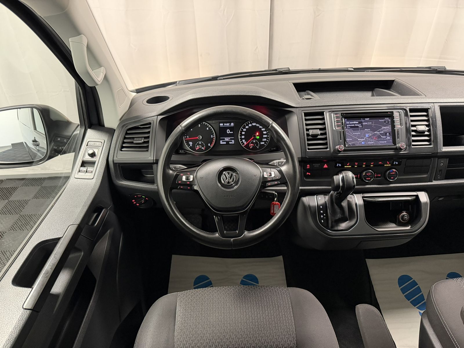 Volkswagen T6 Multivan 2.0 TDI 150PS DSG 7-Sitze Navi AHK foto 12