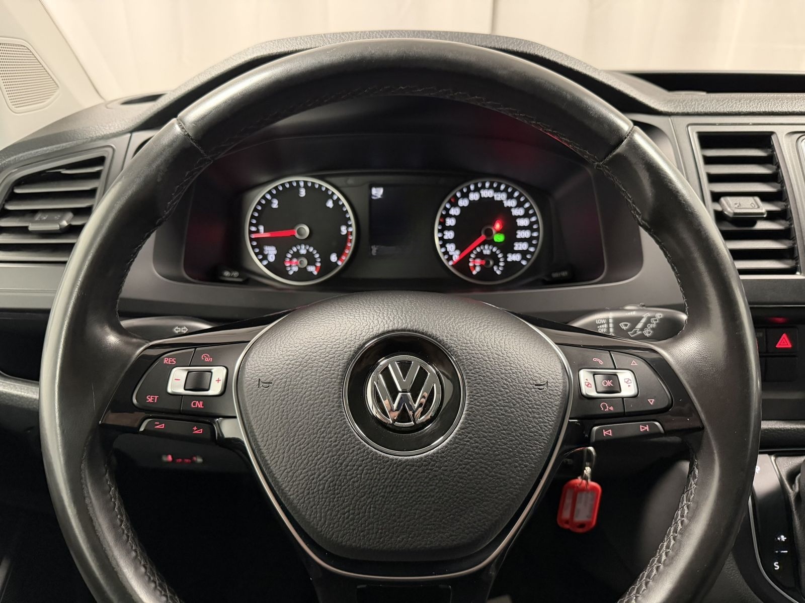 Volkswagen T6 Multivan 2.0 TDI 150PS DSG 7-Sitze Navi AHK foto 13