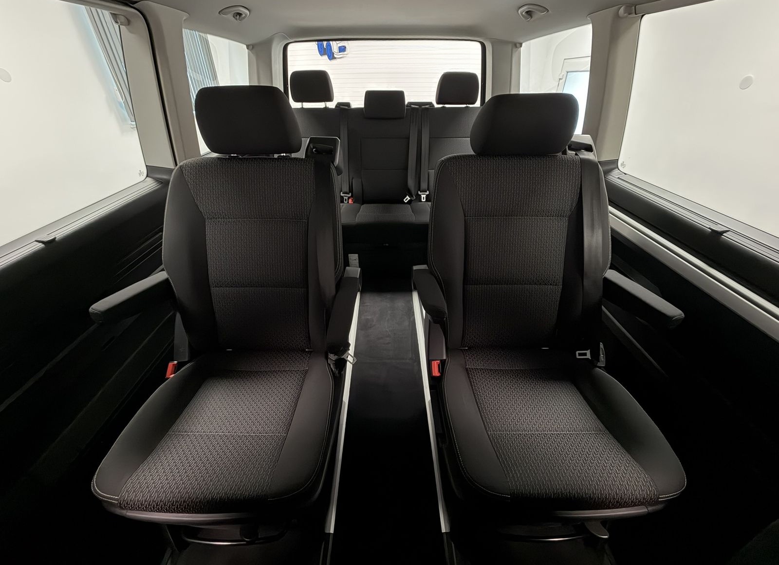 Volkswagen T6 Multivan 2.0 TDI 150PS DSG 7-Sitze Navi AHK foto 16