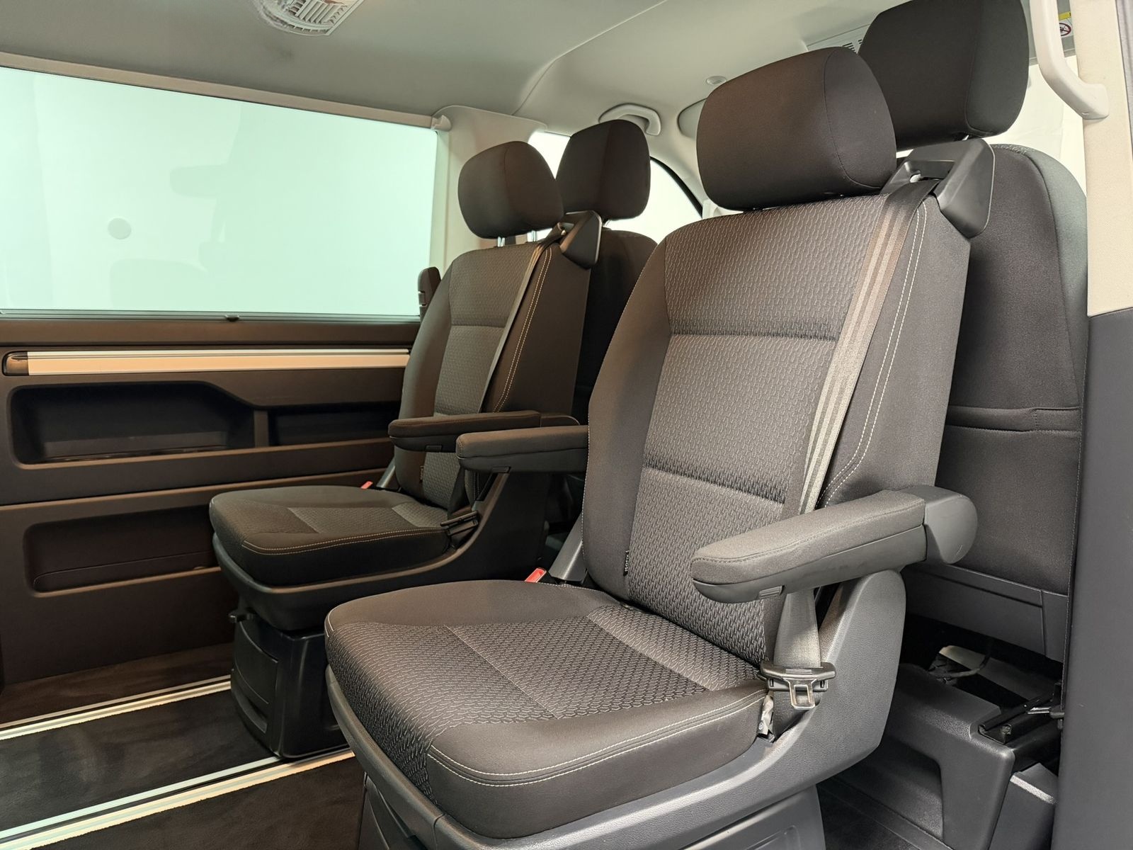 Volkswagen T6 Multivan 2.0 TDI 150PS DSG 7-Sitze Navi AHK foto 19