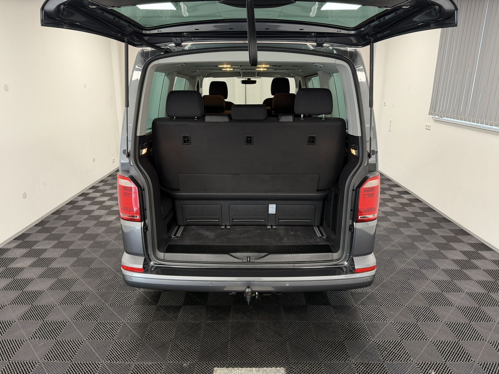 Volkswagen T6 Multivan 2.0 TDI 150PS DSG 7-Sitze Navi AHK foto 21