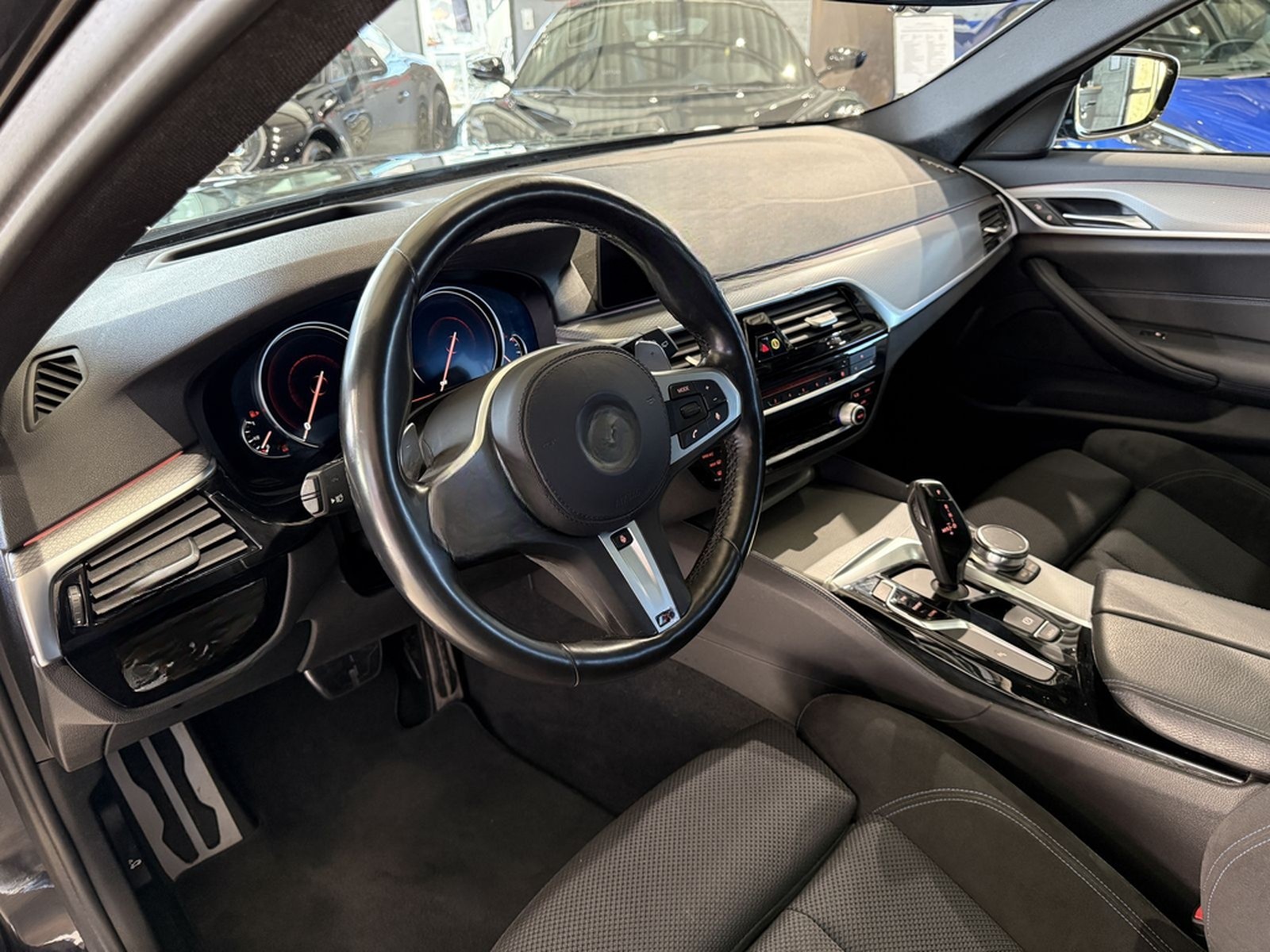 BMW 530 i Touring M Sport*PANO*HEADUP*LED*NAVI*ACC foto 13