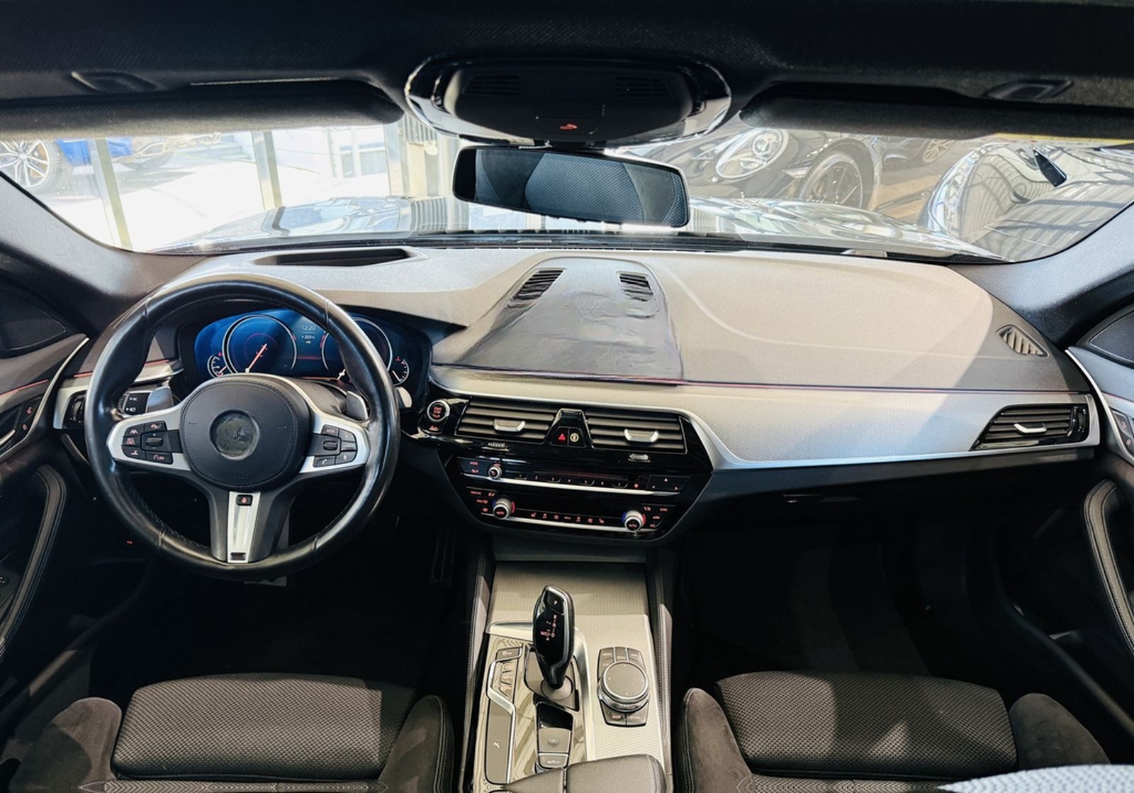 BMW 530 i Touring M Sport*PANO*HEADUP*LED*NAVI*ACC foto 14