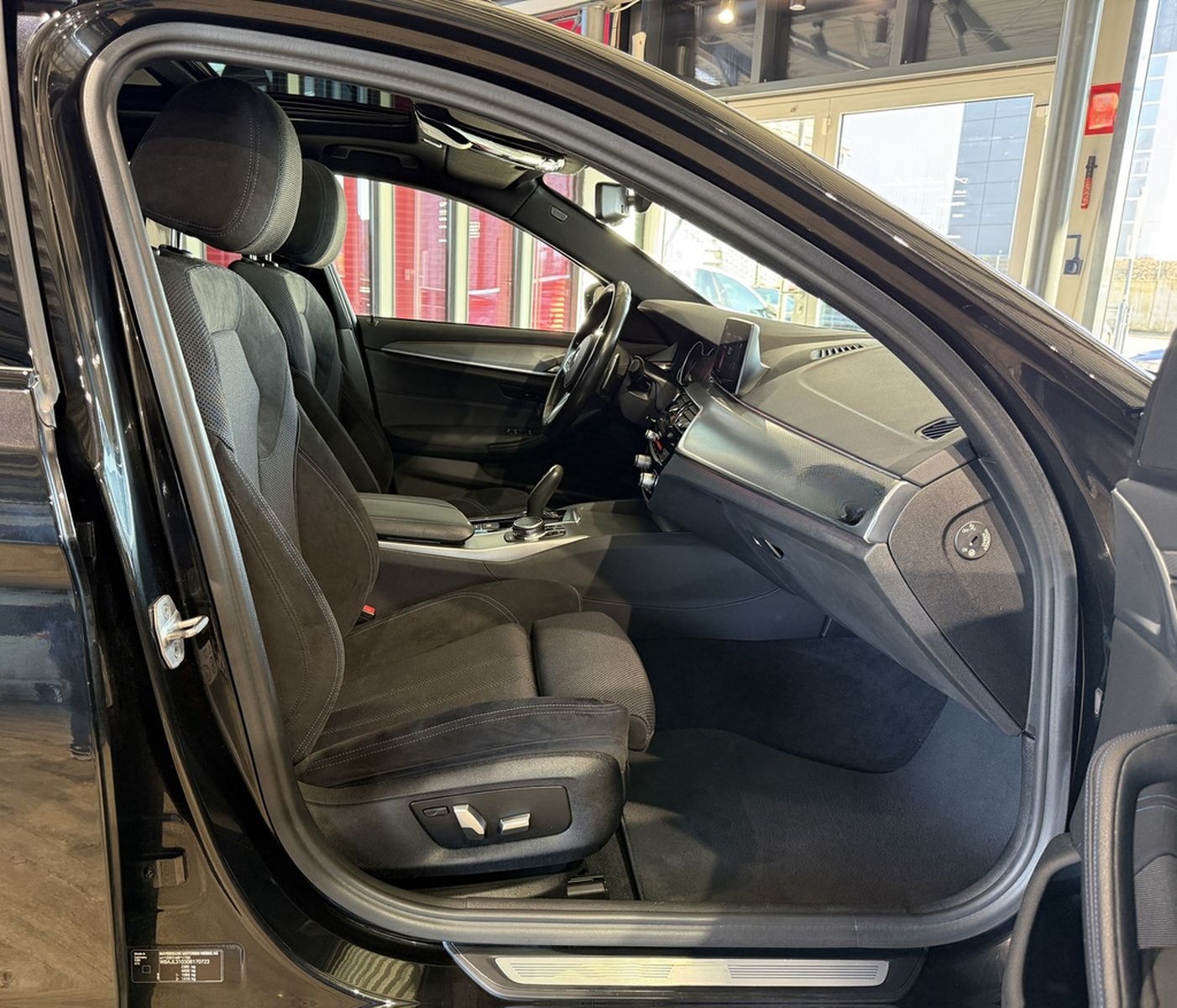 BMW 530 i Touring M Sport*PANO*HEADUP*LED*NAVI*ACC foto 17