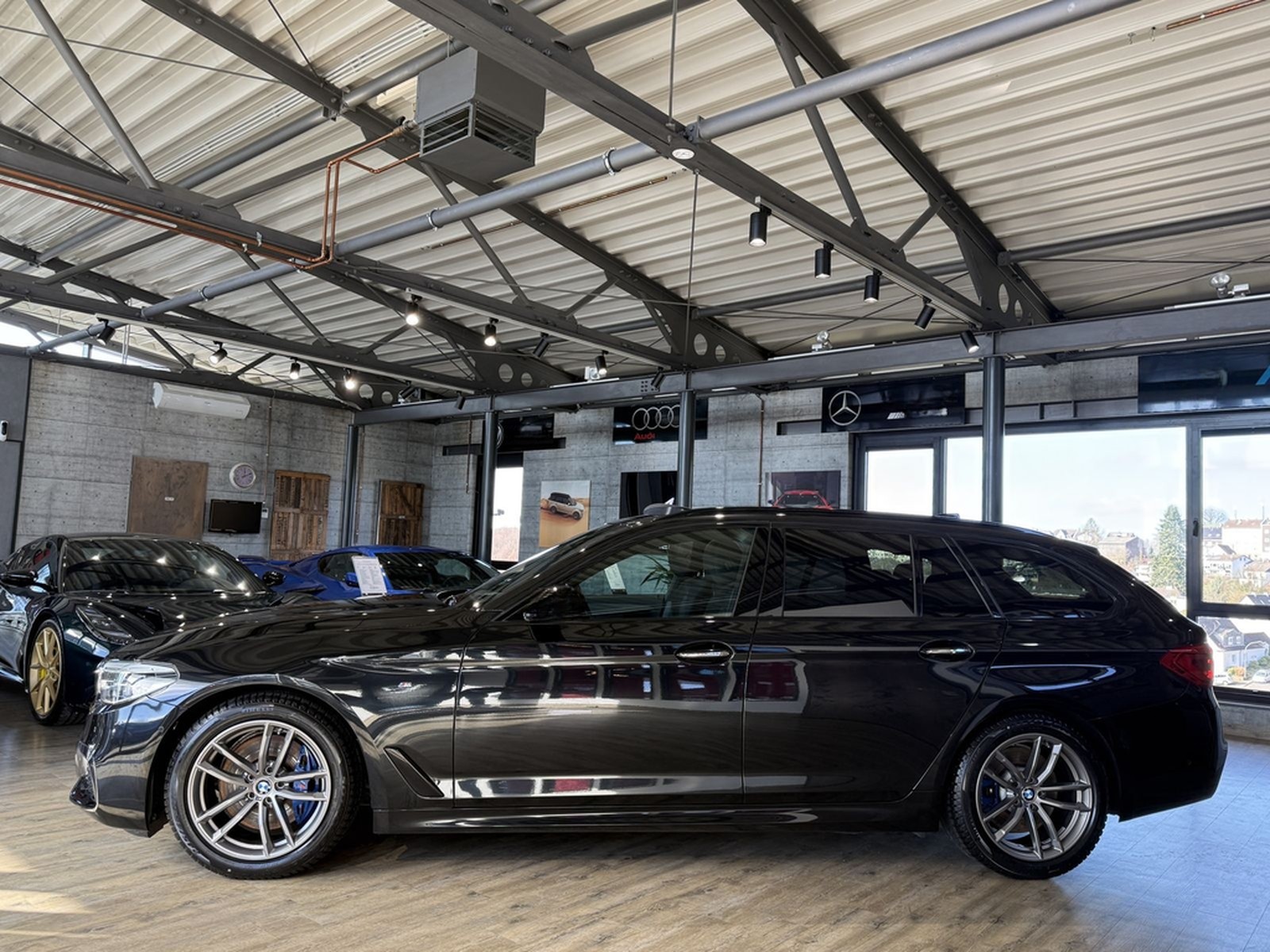 BMW 530 i Touring M Sport*PANO*HEADUP*LED*NAVI*ACC foto 3