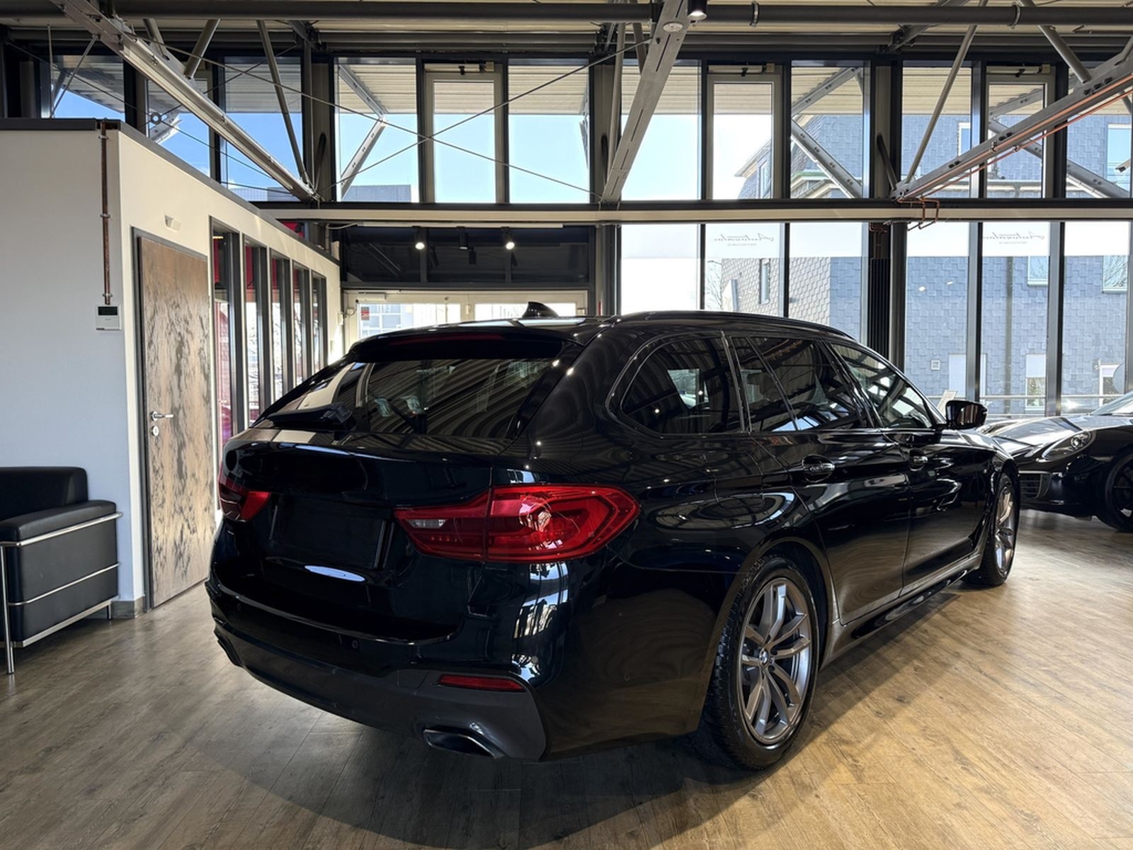 BMW 530 i Touring M Sport*PANO*HEADUP*LED*NAVI*ACC foto 6