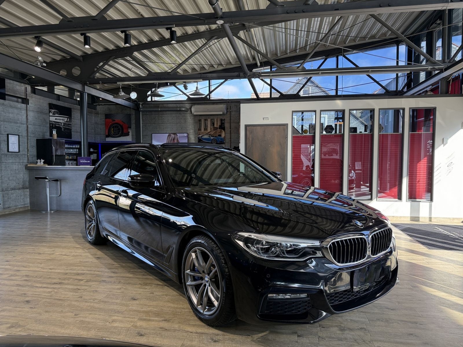 BMW 530 i Touring M Sport*PANO*HEADUP*LED*NAVI*ACC foto 8