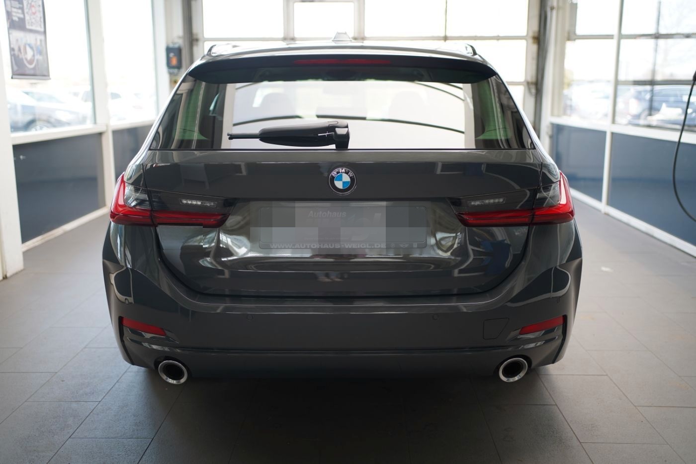 BMW 320iA+Komfortzug. +DrivingAssist+PanoramaGlasdac foto 12