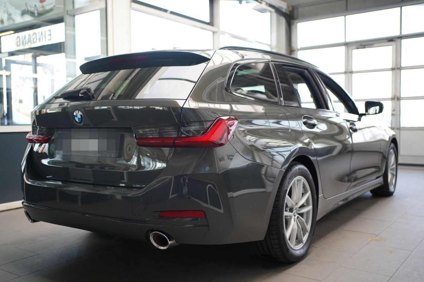 BMW 320iA+Komfortzug. +DrivingAssist+PanoramaGlasdac foto 13