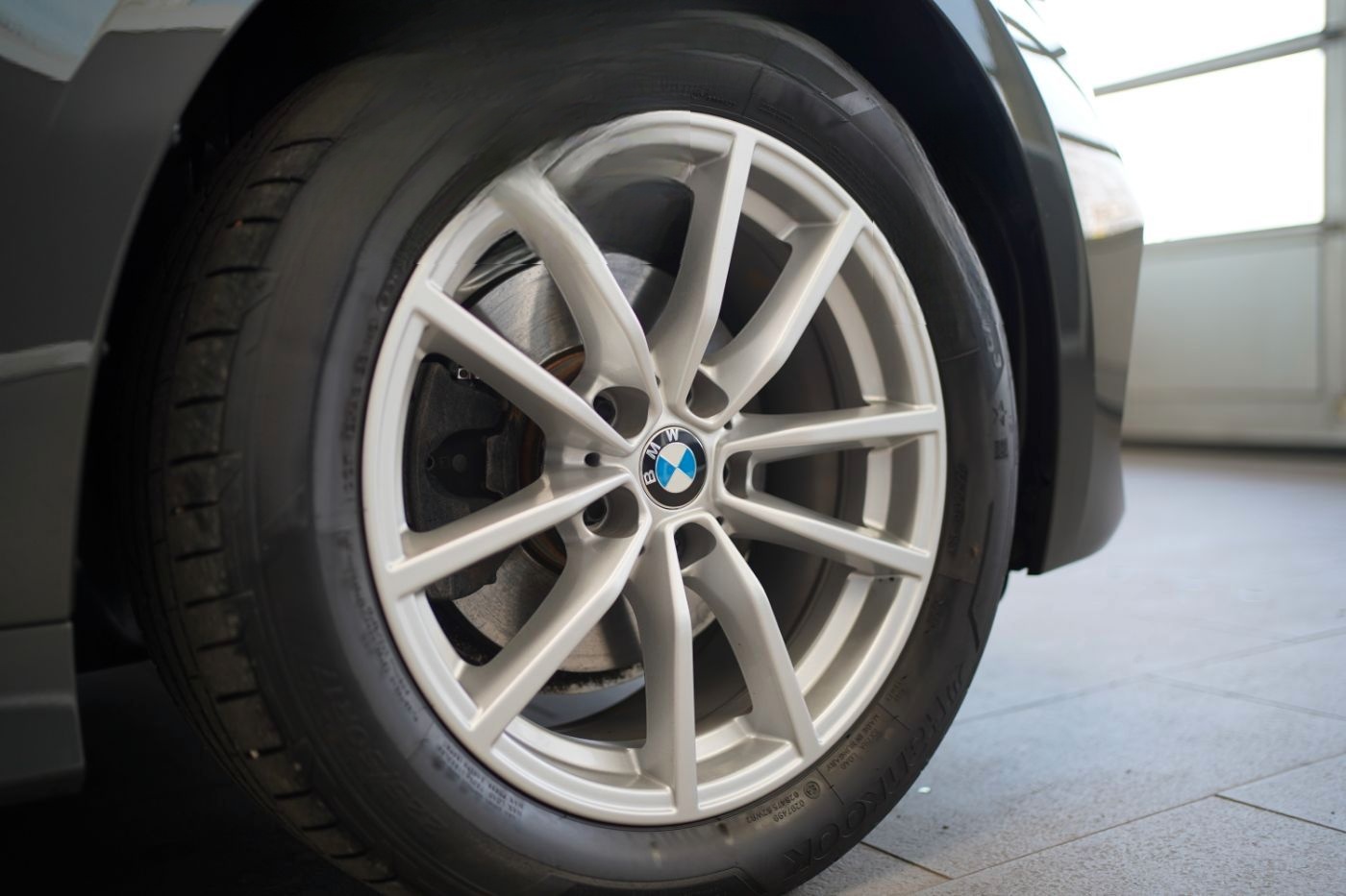 BMW 320iA+Komfortzug. +DrivingAssist+PanoramaGlasdac foto 17