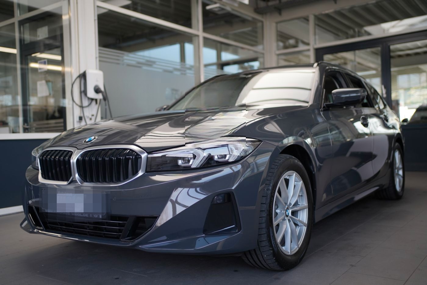 BMW 320iA+Komfortzug. +DrivingAssist+PanoramaGlasdac foto 5