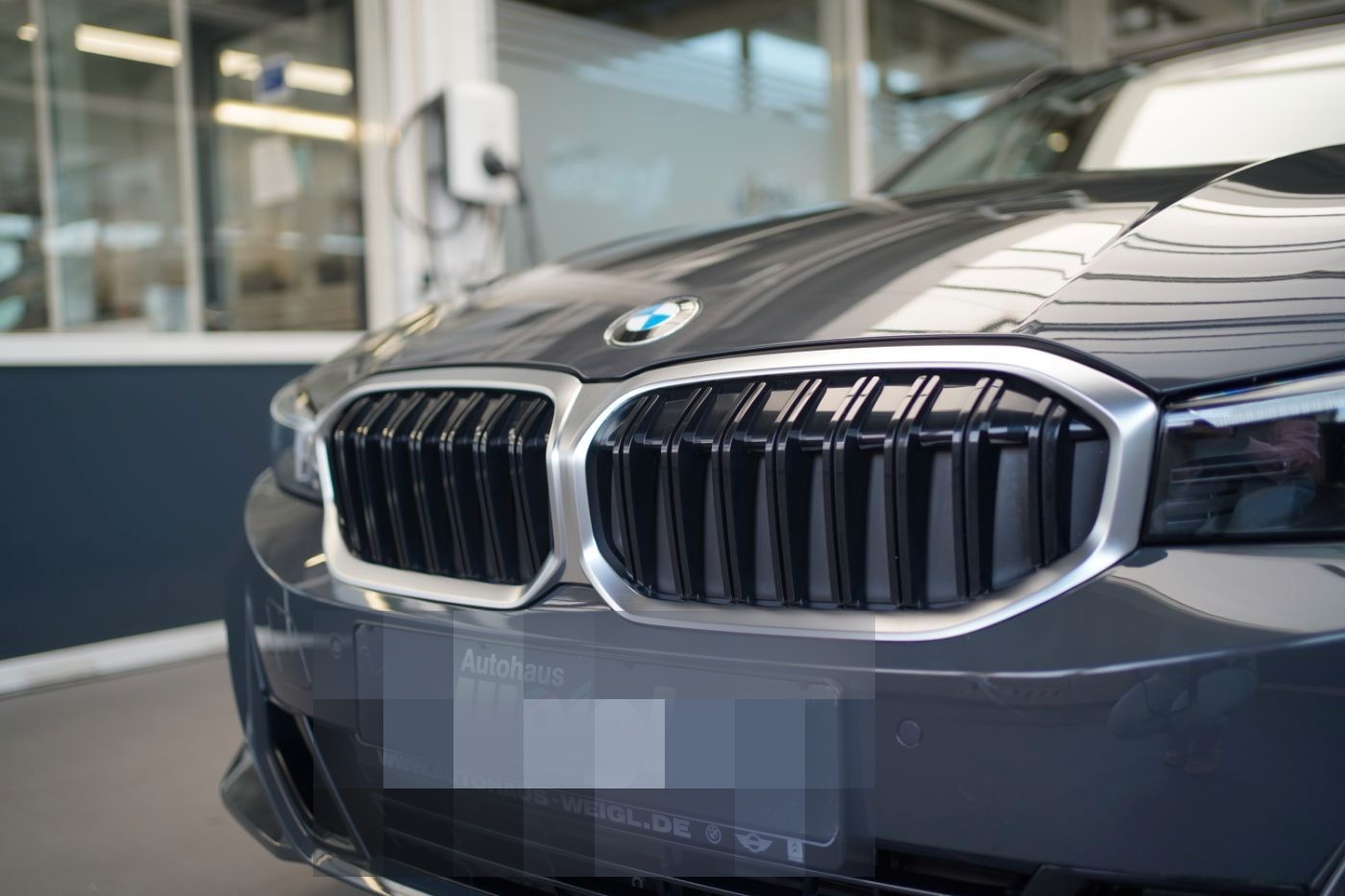 BMW 320iA+Komfortzug. +DrivingAssist+PanoramaGlasdac foto 6