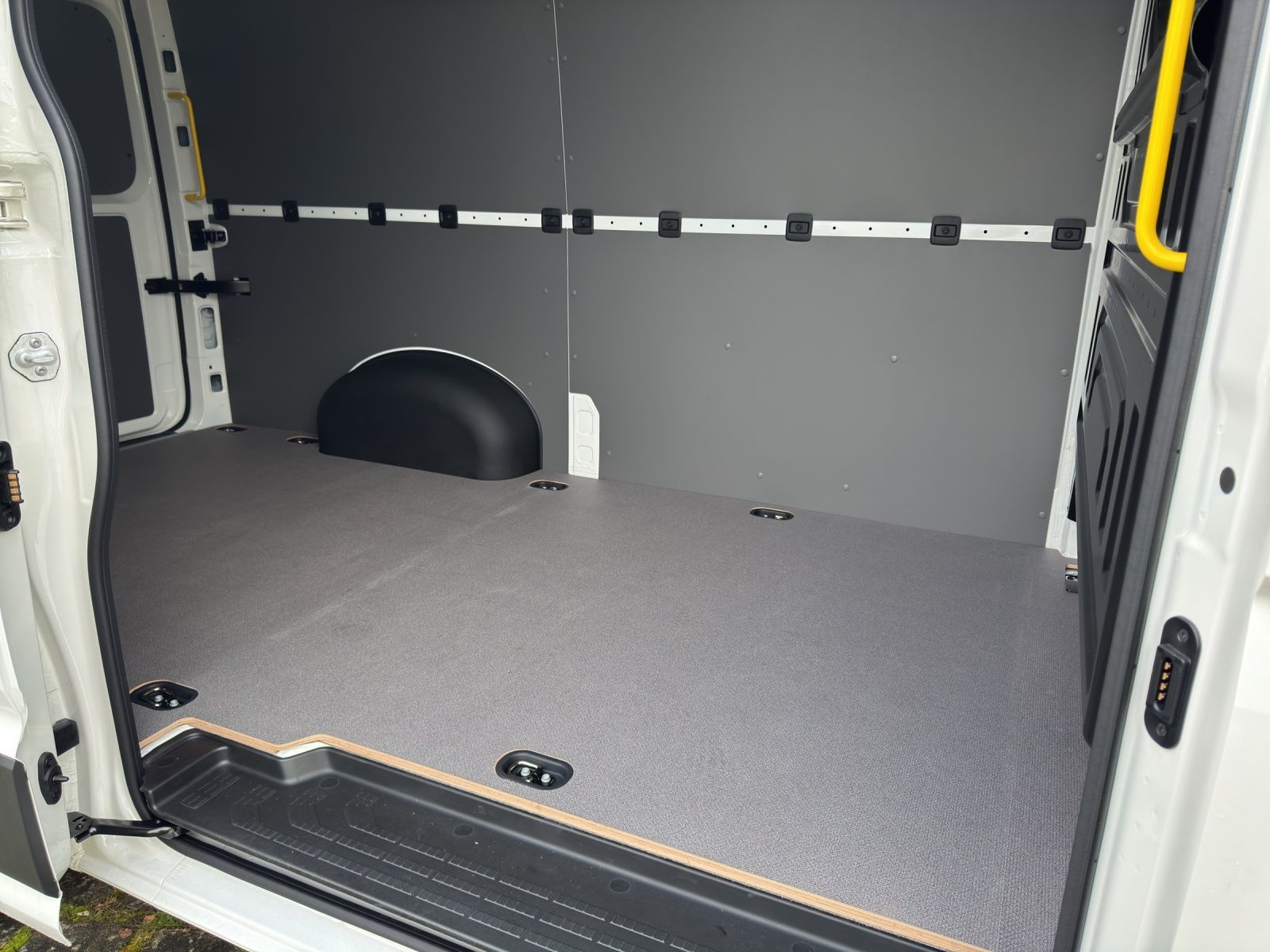 Volkswagen Crafter Kasten mittlerer Radstand Crafter 35 Kas foto 14