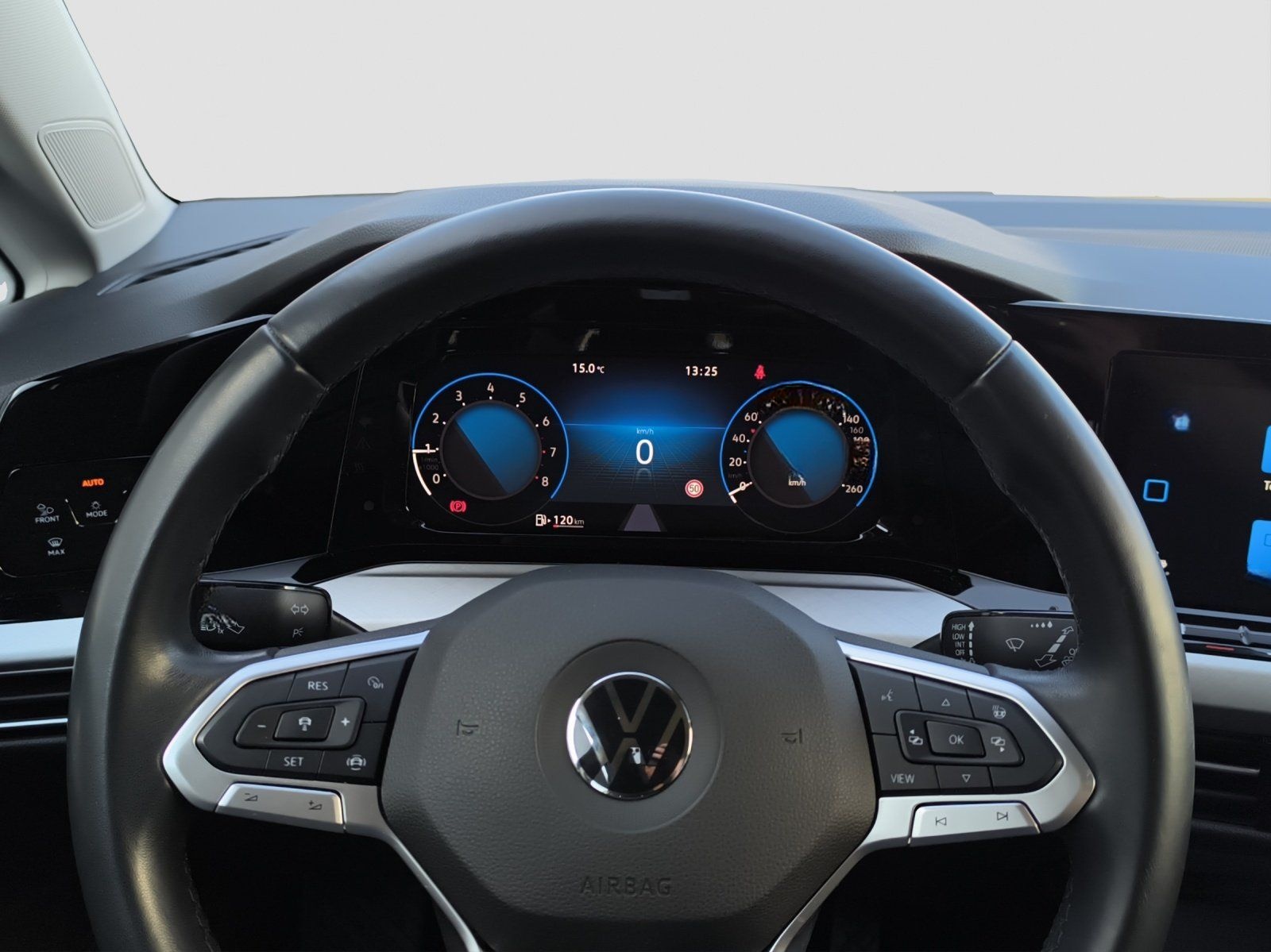 Volkswagen Golf 8 Lim. 1.5 TSI Life LED NAVI RFK foto 14
