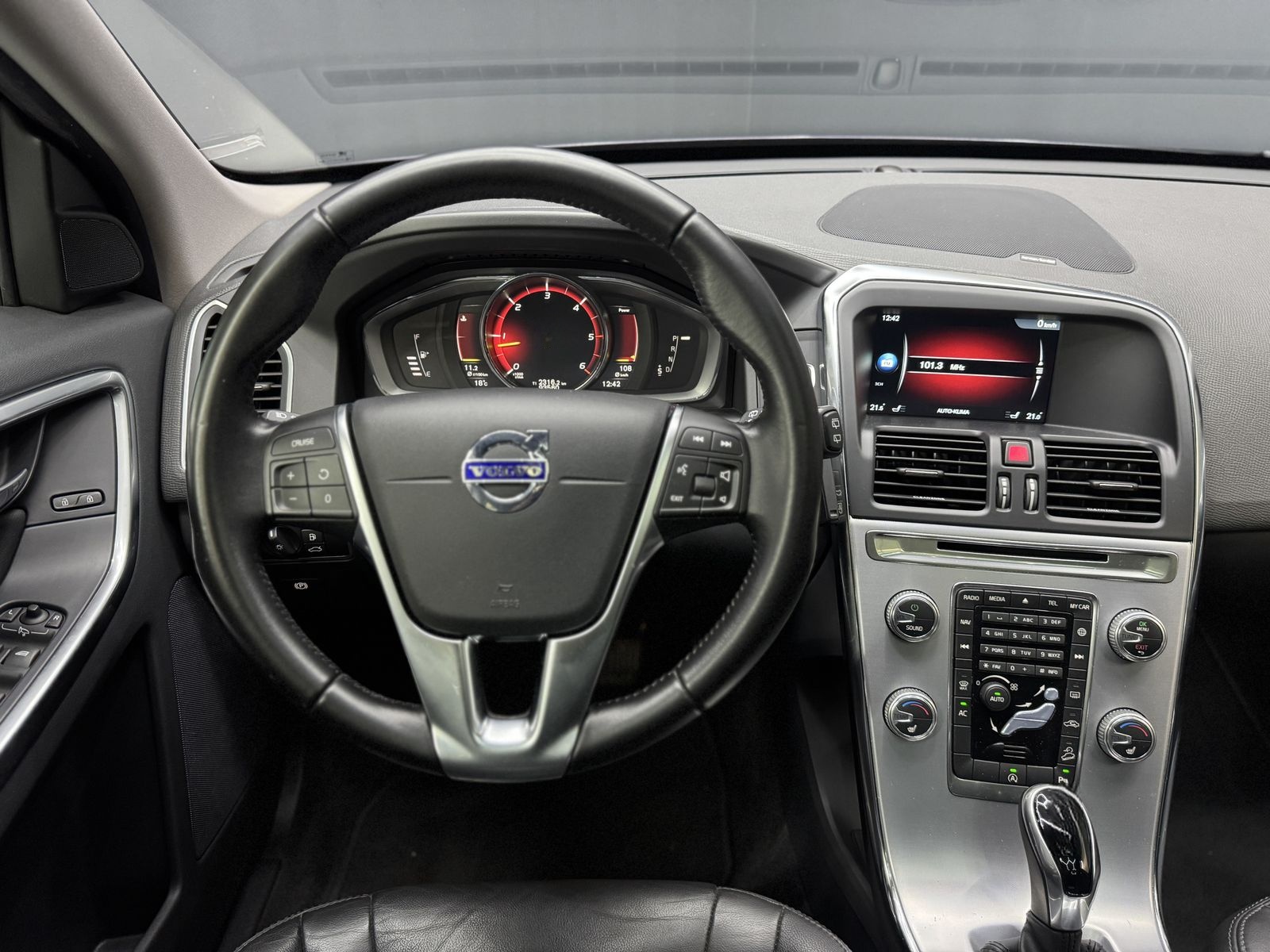 Volvo XC60 Summum AWD*PANO*3JGarantie*AHK*NAVI* foto 10