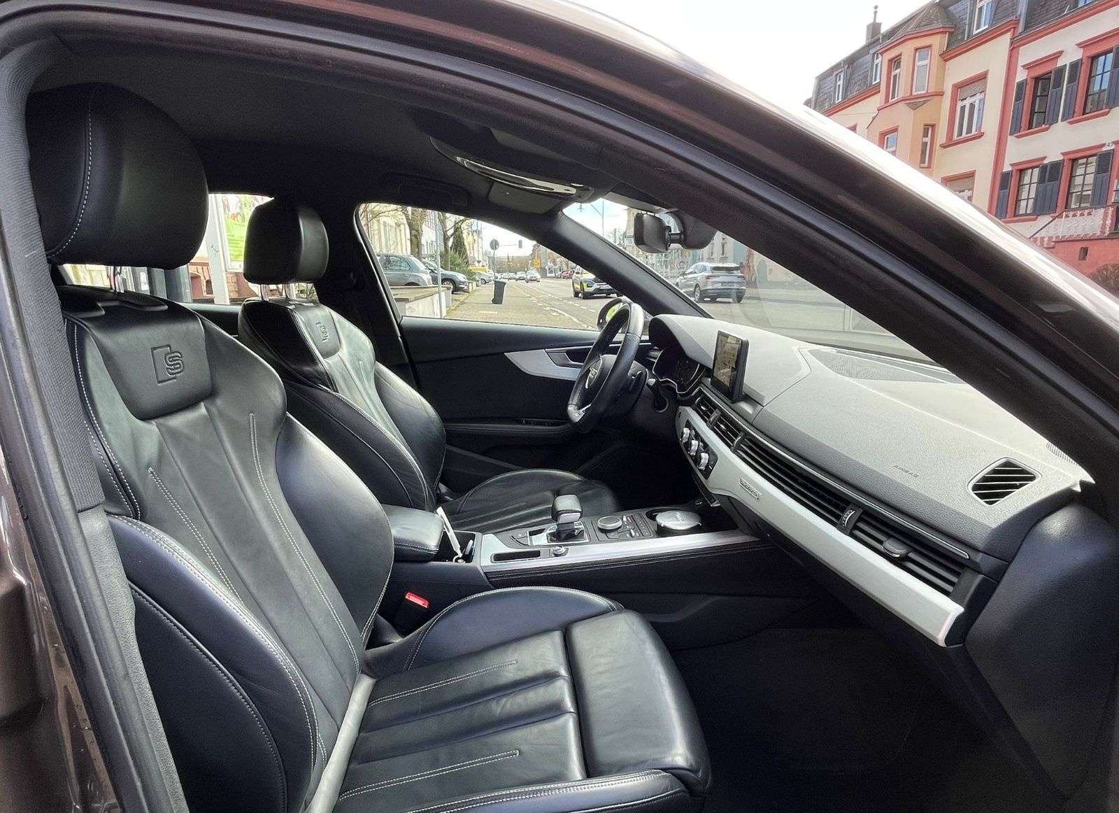 Audi A4 Lim. 2,0 TDI 190PS quattro S line Leder foto 11