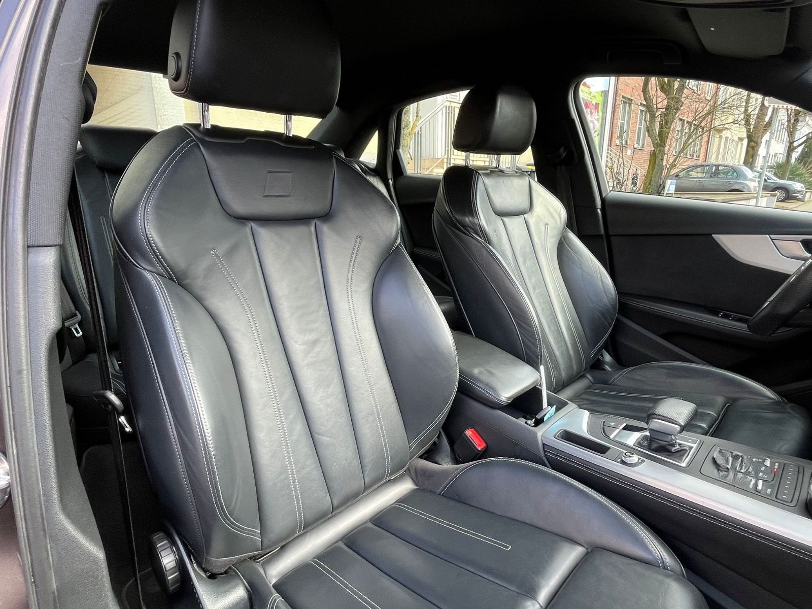 Audi A4 Lim. 2,0 TDI 190PS quattro S line Leder foto 12