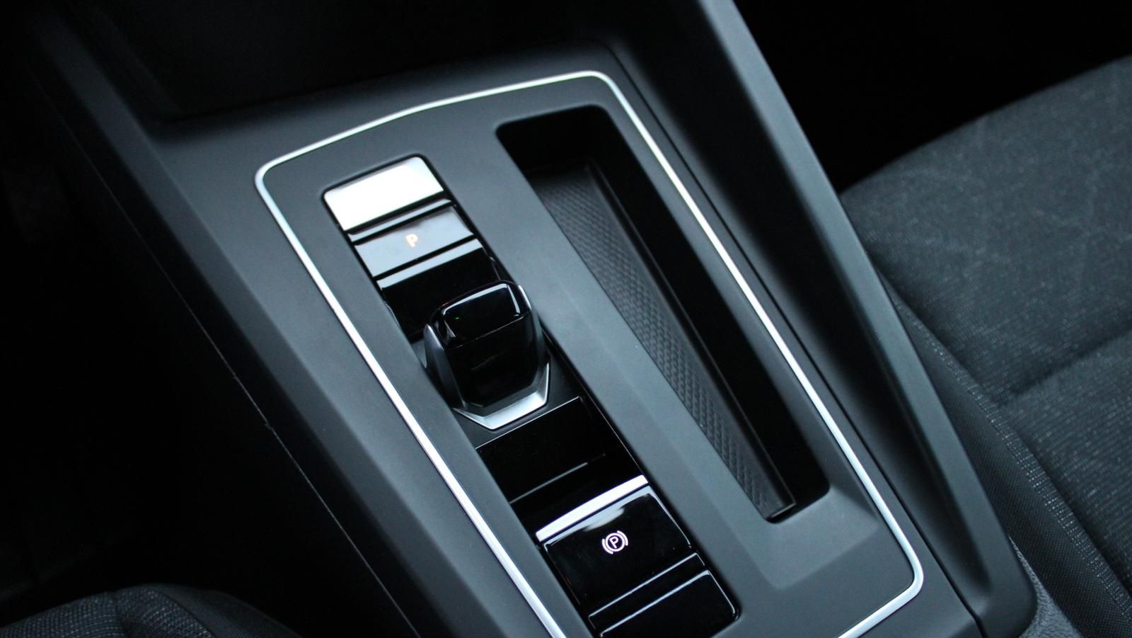 Volkswagen Golf Automatik *LED*Apple-Android*PDC*ACC* foto 9