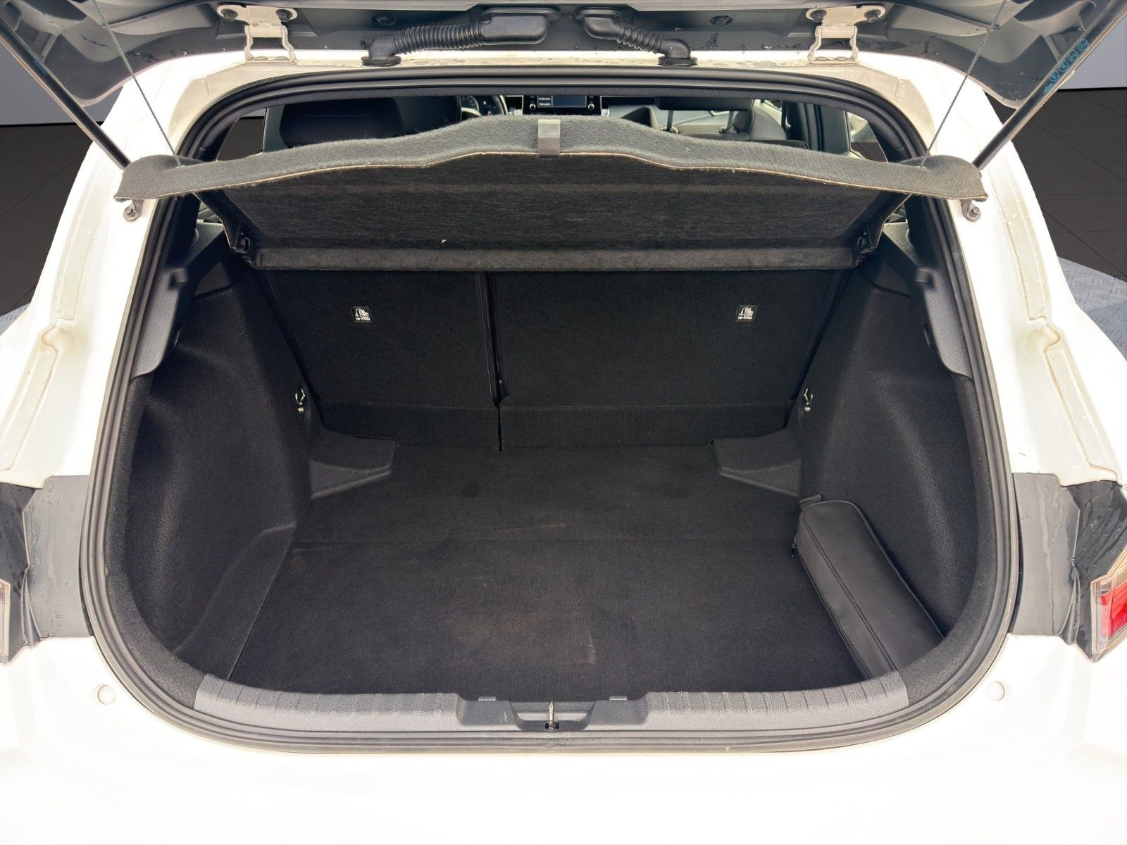 Toyota Corolla Hybrid Comfort LED/Automatik/RFK/Spur foto 11