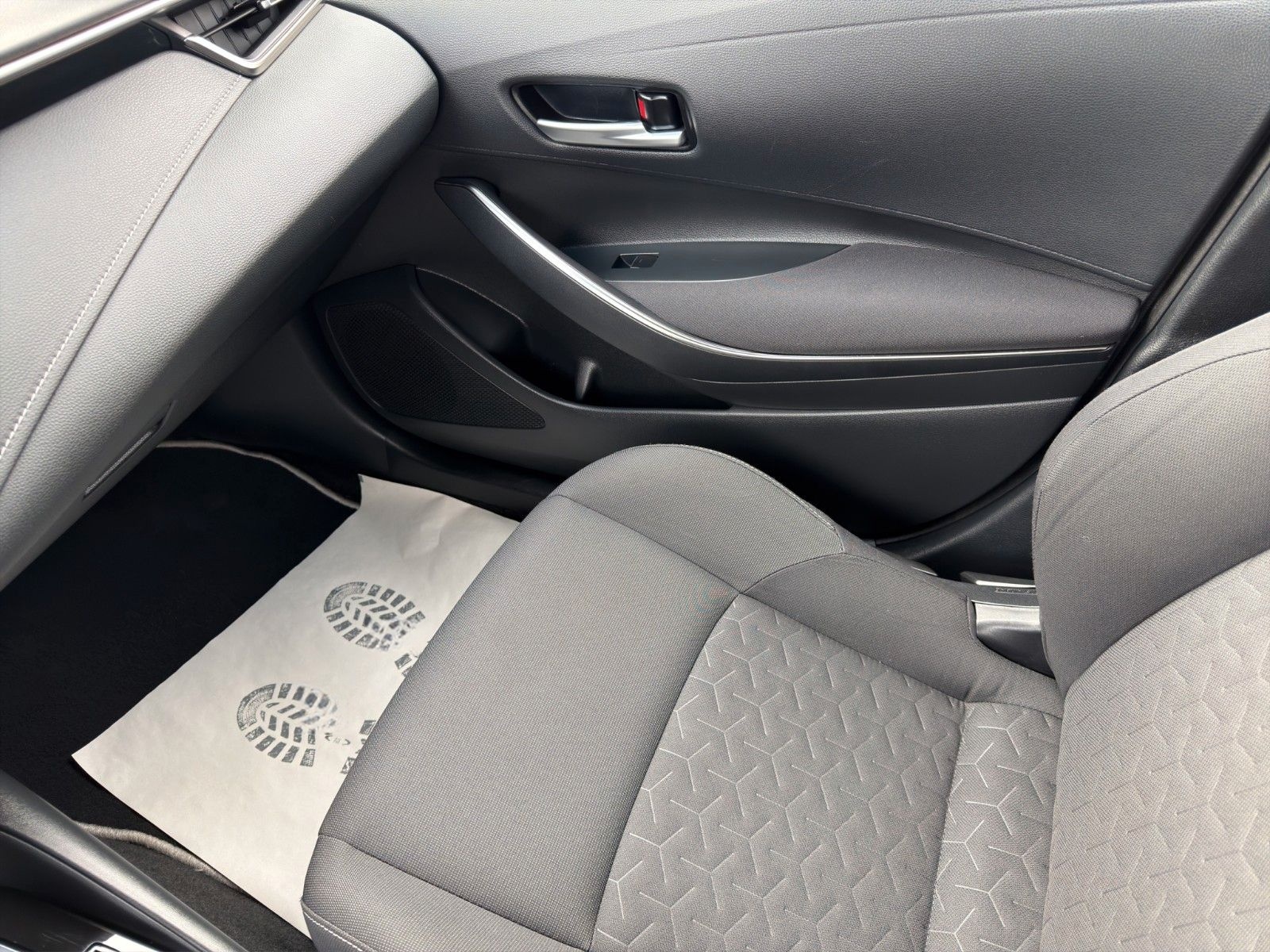 Toyota Corolla Hybrid Comfort LED/Automatik/RFK/Spur foto 18