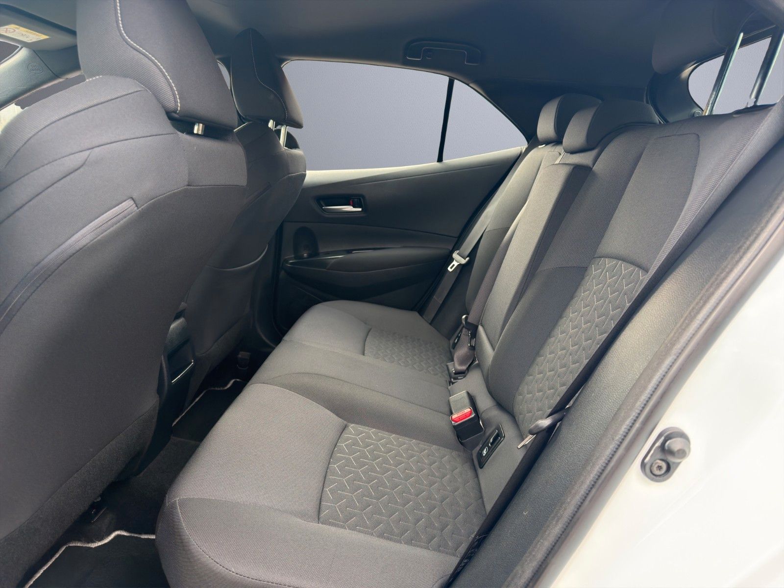 Toyota Corolla Hybrid Comfort LED/Automatik/RFK/Spur foto 10