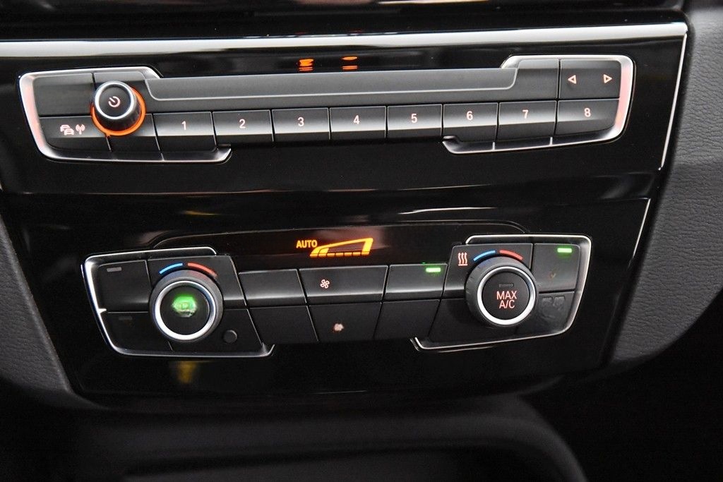 BMW X1 sDrive16d Sportline *1.Hand*Navi*AHK*EHK* foto 13