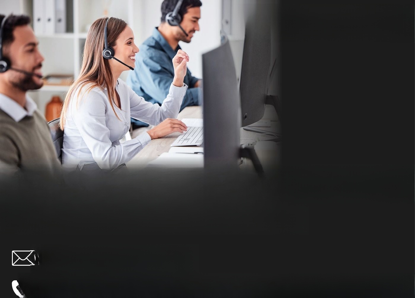 Volkswagen Tiguan 2.0 TDI R-Line Carbon+Fahrassist+Pano+SHD foto 17