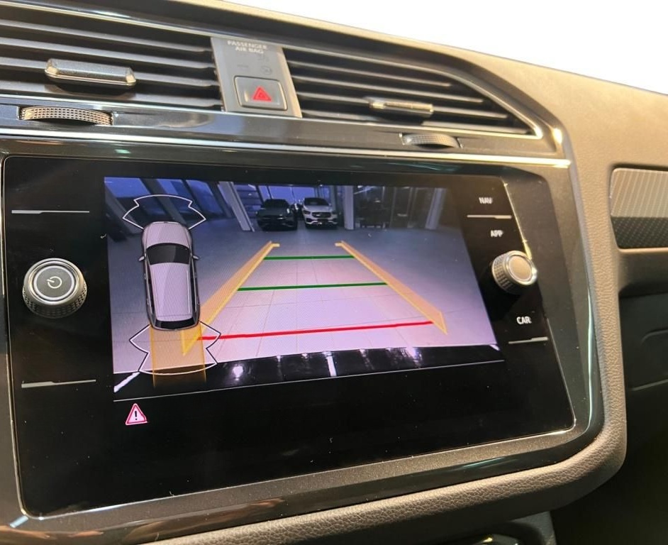 Volkswagen Tiguan 2.0 TDI R-Line Carbon+Fahrassist+Pano+SHD foto 6