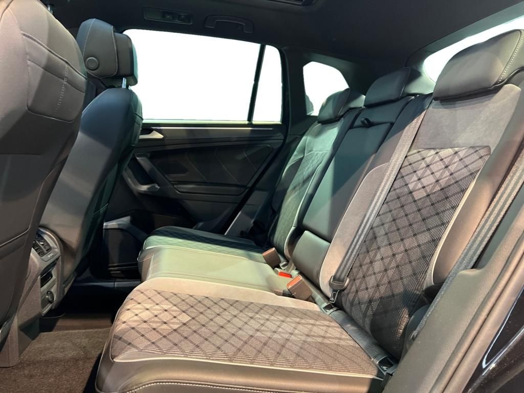 Volkswagen Tiguan 2.0 TDI R-Line Carbon+Fahrassist+Pano+SHD foto 7