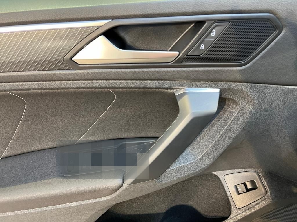 Volkswagen Tiguan 2.0 TDI R-Line Carbon+Fahrassist+Pano+SHD foto 8