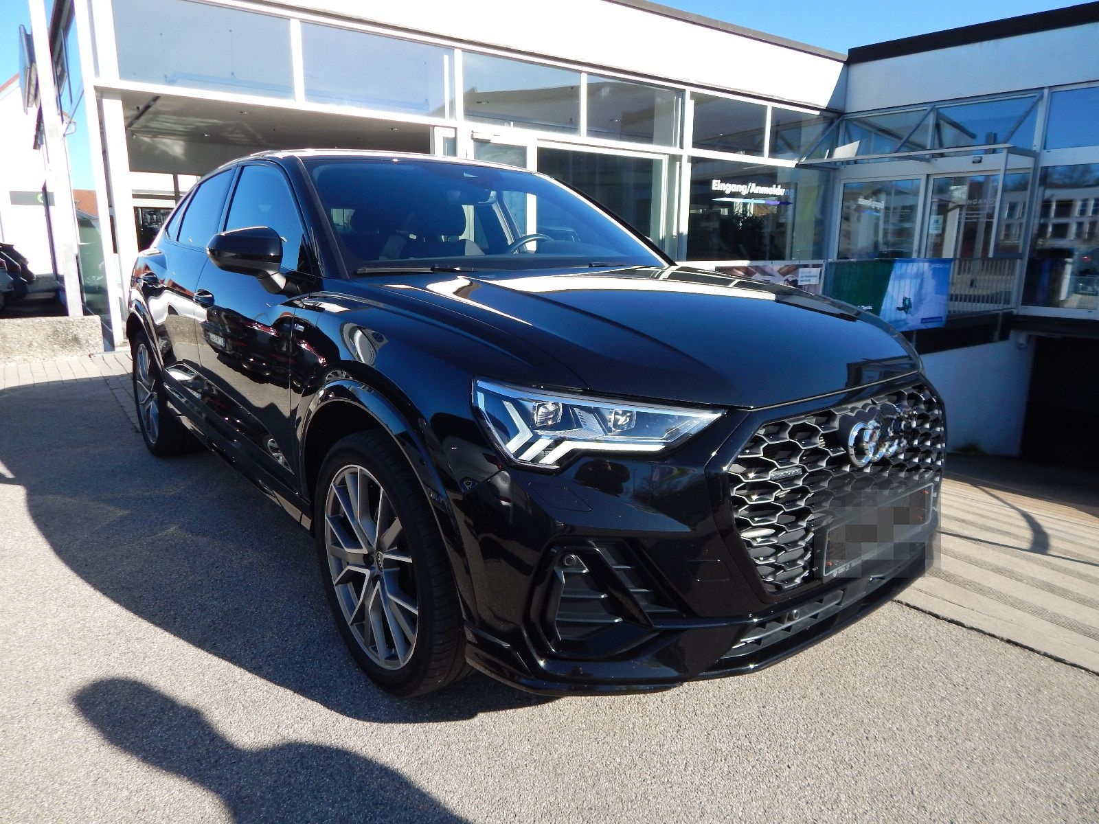 Audi Q3 Sportback 45 TFSI quattro S line All-Black foto 2