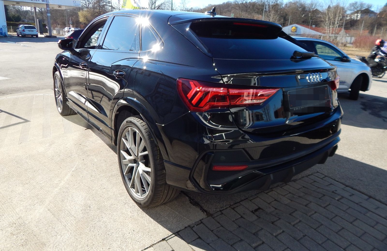 Audi Q3 Sportback 45 TFSI quattro S line All-Black foto 4