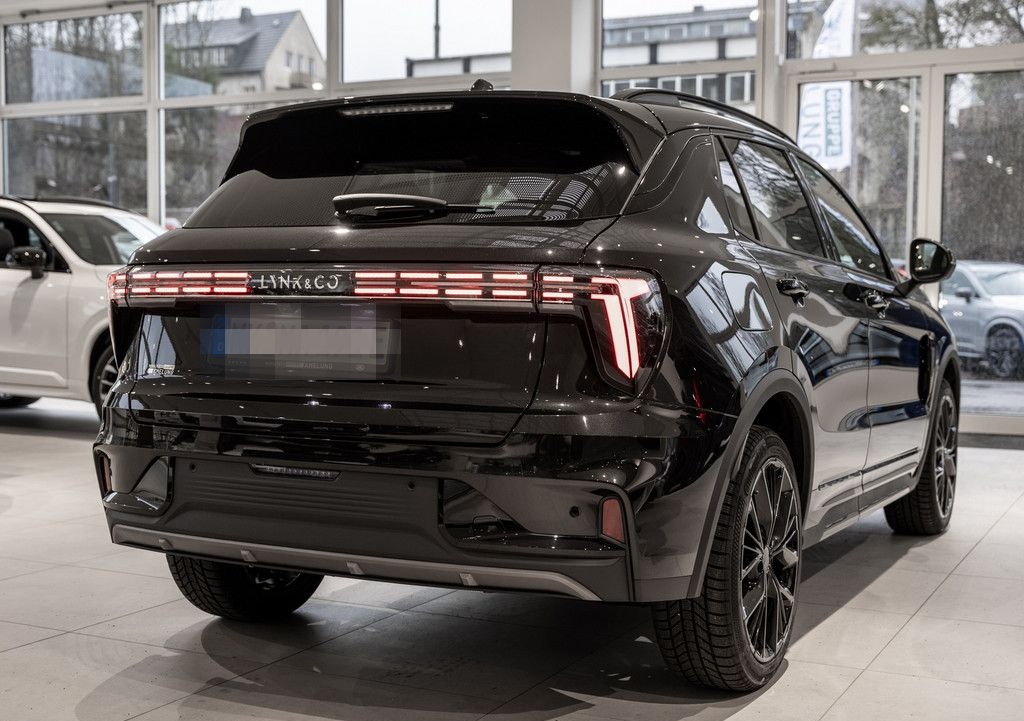 Lynk&Co 01 More PDC SHZ KAMERA NAVI W-LAN ACC LED PANO foto 2