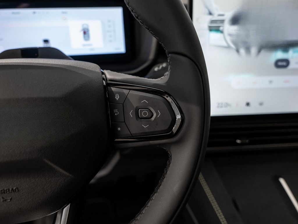 Lynk&Co 01 More PDC SHZ KAMERA NAVI W-LAN ACC LED PANO foto 17