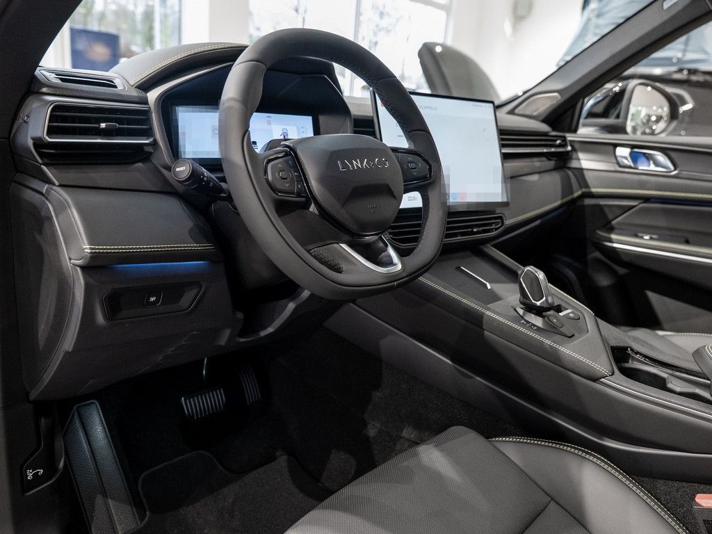 Lynk&Co 01 More PDC SHZ KAMERA NAVI W-LAN ACC LED PANO foto 19