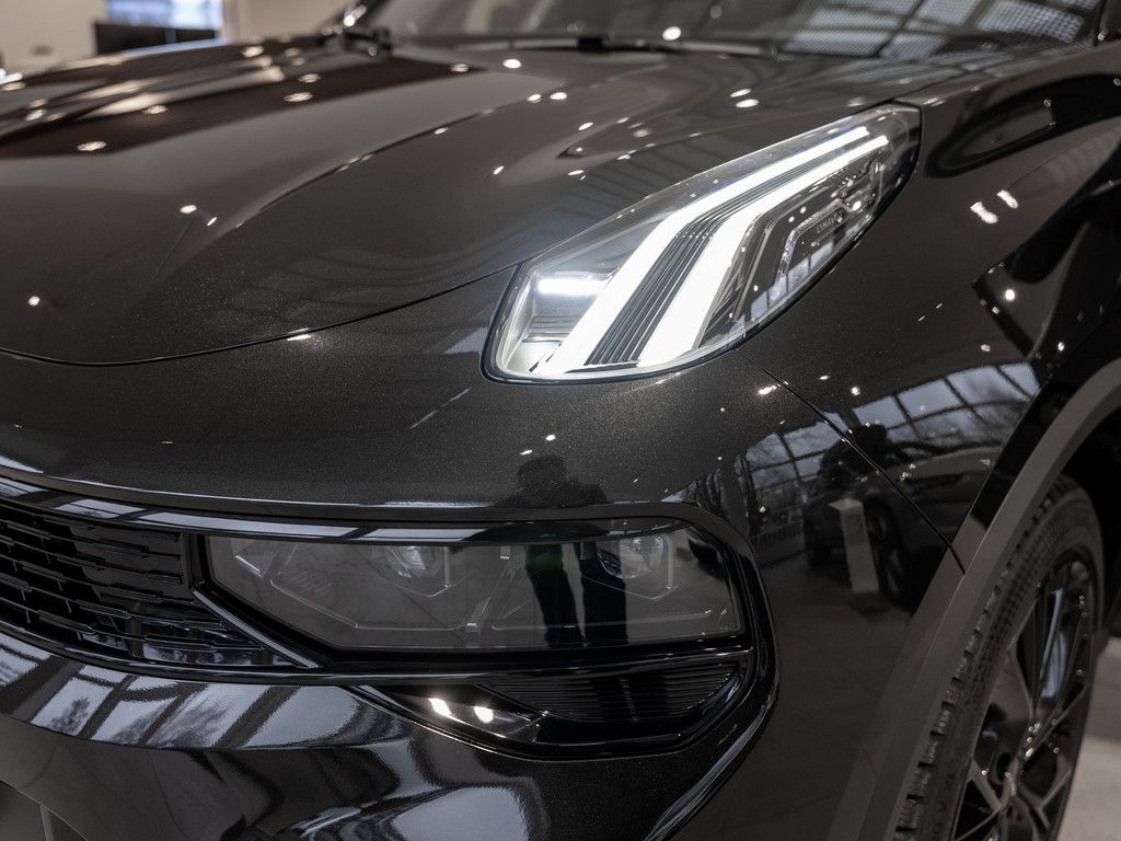 Lynk&Co 01 More PDC SHZ KAMERA NAVI W-LAN ACC LED PANO foto 23