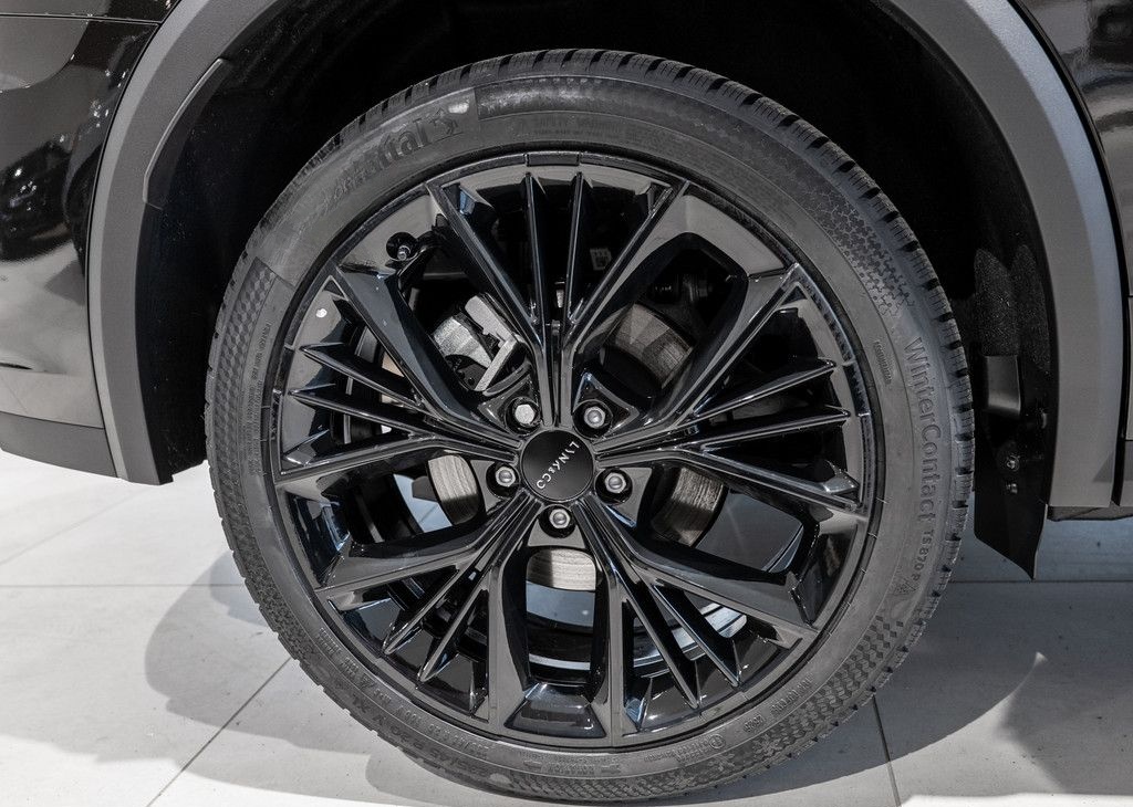 Lynk&Co 01 More PDC SHZ KAMERA NAVI W-LAN ACC LED PANO foto 7